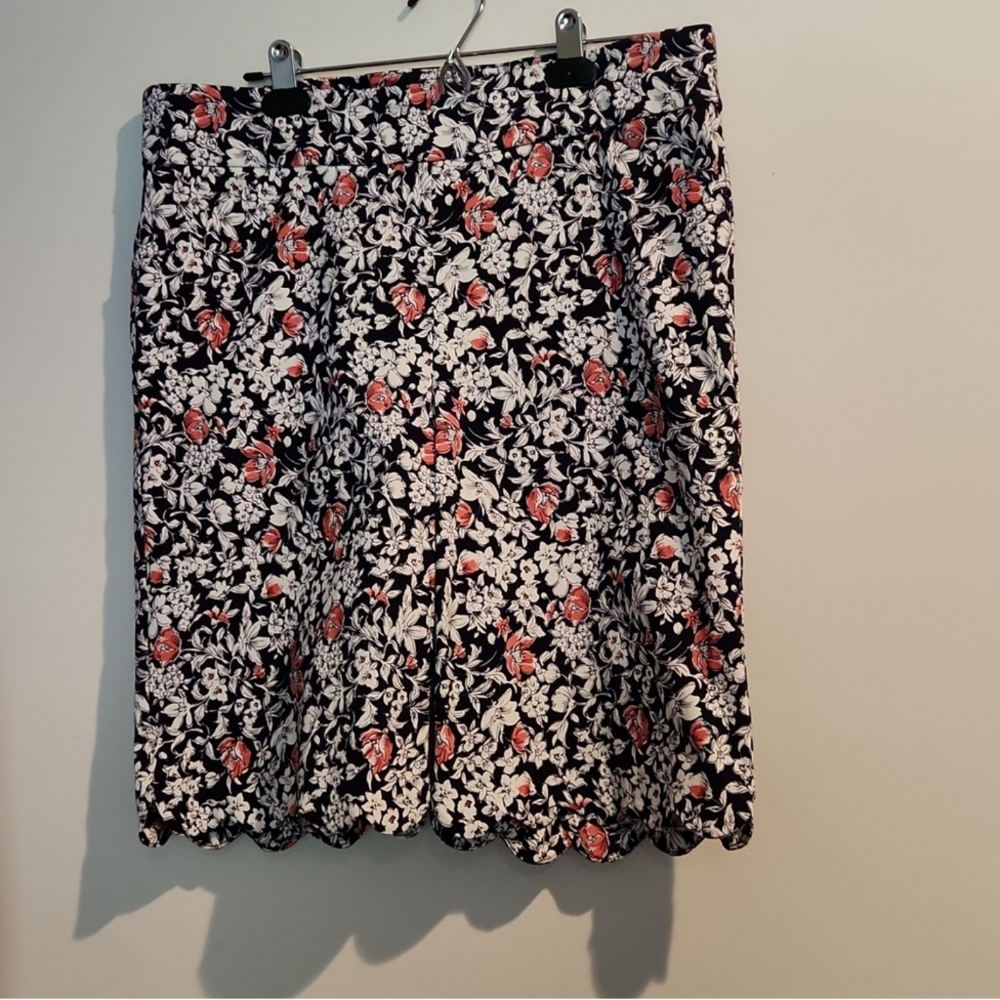 Coral Bay Navy/Coral/White Print Pull-on Bermuda Shorts, Ruffled Hem Size 12